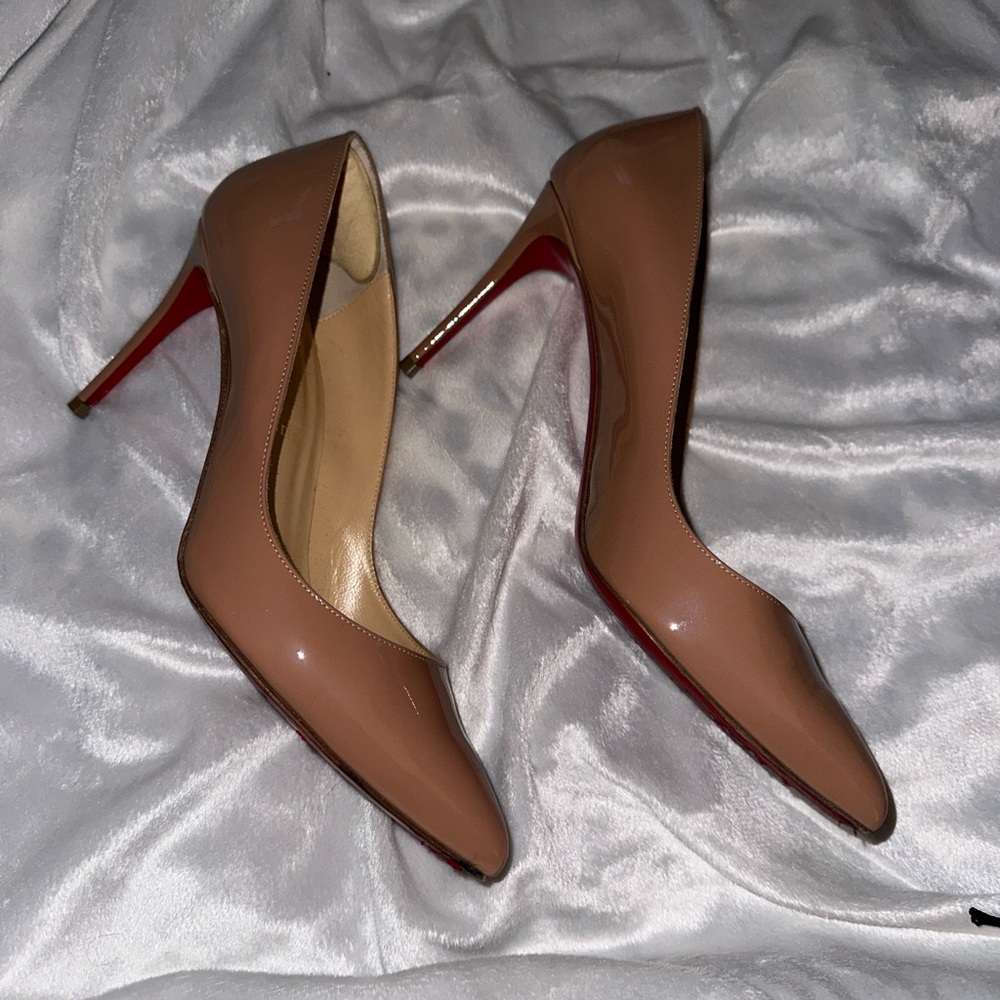 Christian Louboutin pumps 
Size 38.5 - Picture 2 of 9